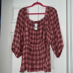 Beautiful top. Dress up/down w/jeans. pretty mauve & black. New with tags